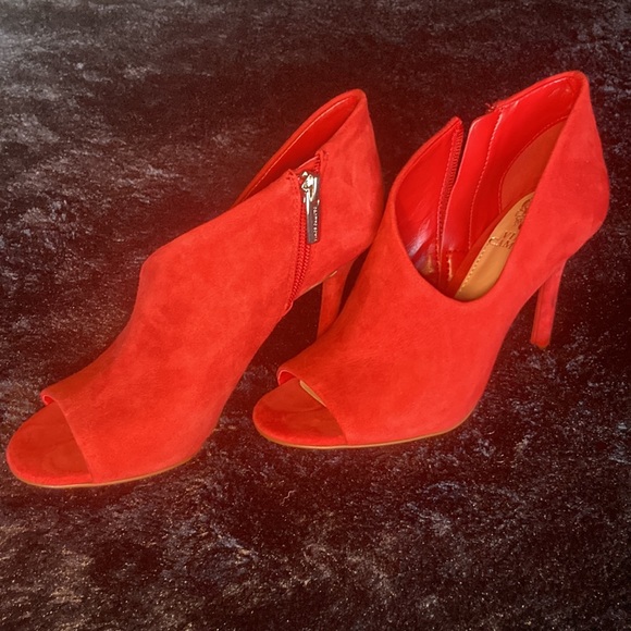Vince Camuto Red Suede Heels - Picture 1 of 15